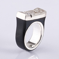 Ръчно изработен сребърен пръстен с рог