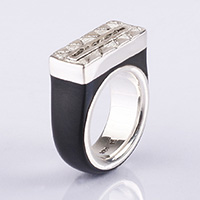 Златен пръстен с оливин